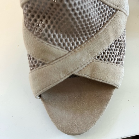 Guess Leather & Mesh heels Size 6 1/2 - Picture 7 of 7